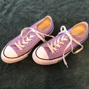 Converse Lavender Lilac shoes  Men’s 6 Women’s 8